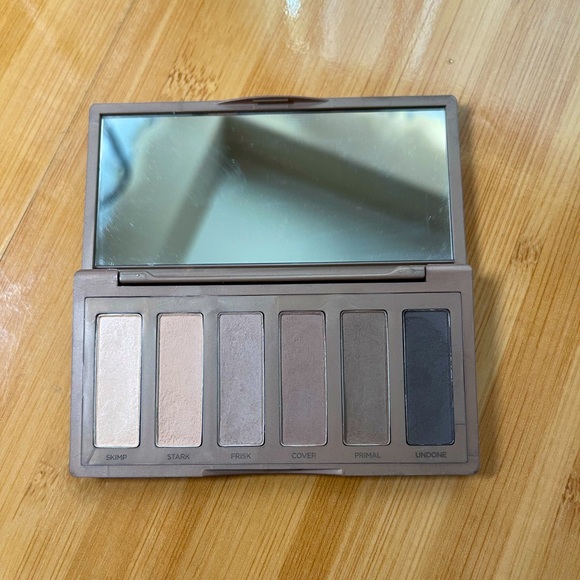 Urban decay Naked 2 Basics mini eyeshadow pallet - Picture 3 of 6